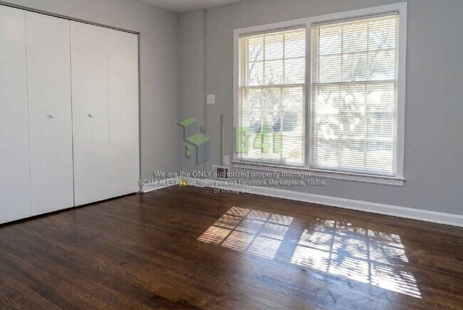 Building Photo - 6106 Venetian Way SW