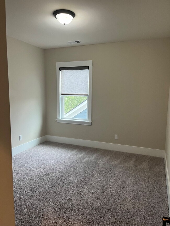 Building Photo - 1712 Biscayne Dr