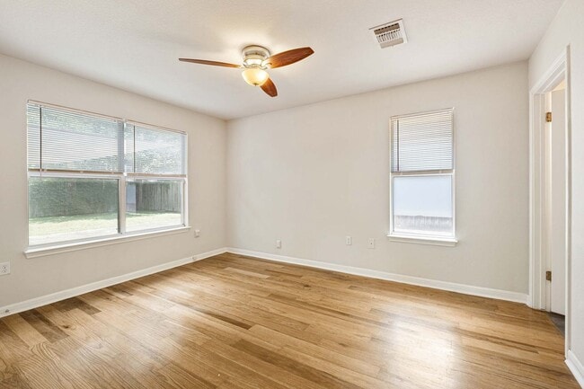 Building Photo - Charming East Austin 2 Bedroom, 2 Bath Home off of Cesar Chavez