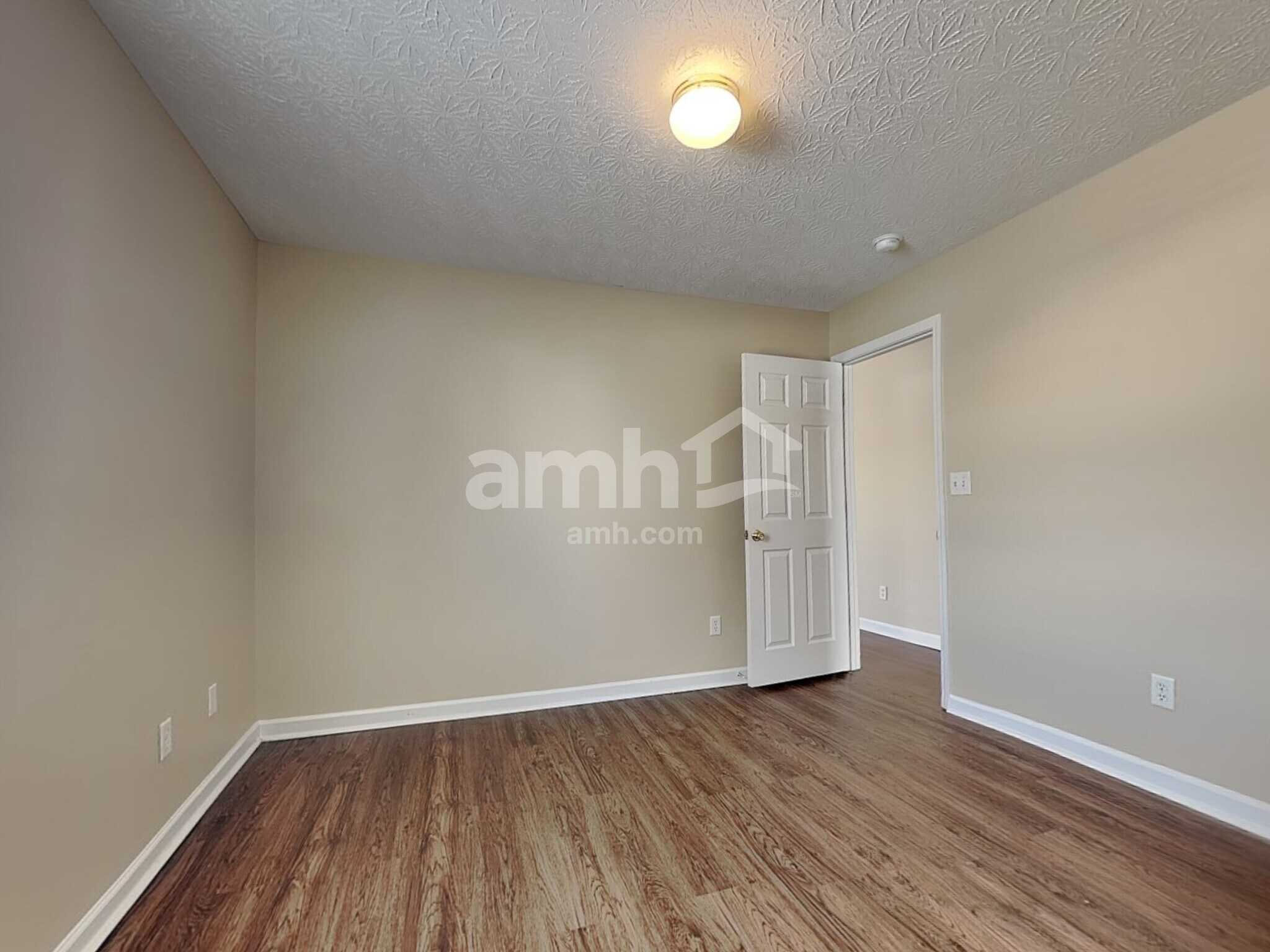 Building Photo - 930 W Jameson Ct