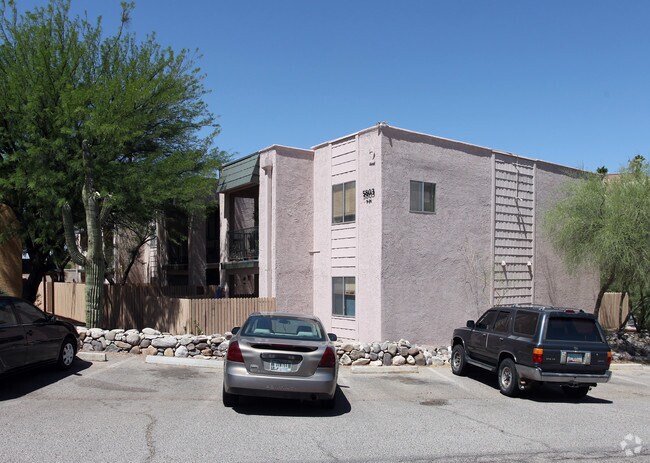 Building Photo - Oasis In The Catalinas