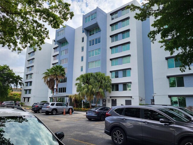Building Photo - 9125 SW 77th Ave