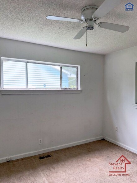 Building Photo - 409 Donaldson Rd