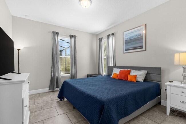 Building Photo - 4159 Oak Tree Dr