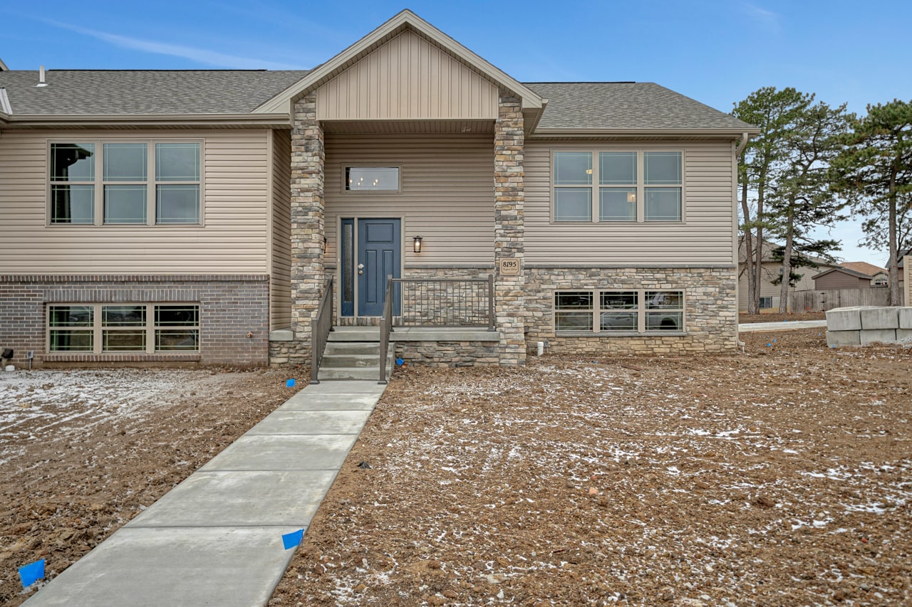 Building Photo - 8201 Regent Dr