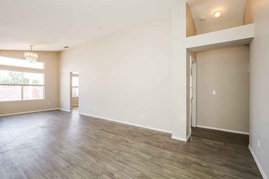 Building Photo - 1724 Villa Vista Way