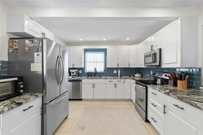 Building Photo - 4628 Dr M.L.K. Jr St N