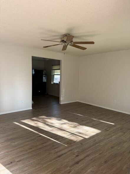 Building Photo - 7602 Elton St