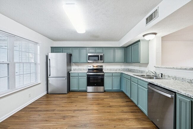 Building Photo - 354 Arapaho Dr