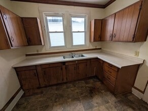 Building Photo - 516 10th St