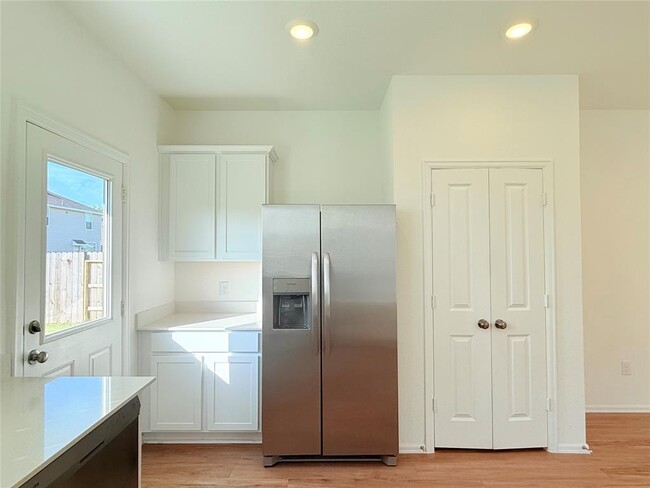 Building Photo - 6310 Barrington Clf Trl