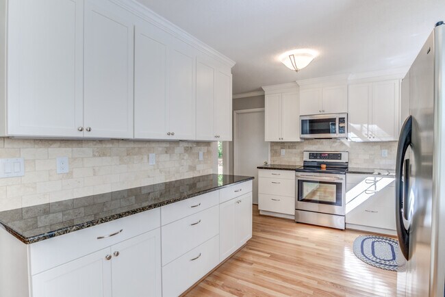 Building Photo - 1023 Pamlico Dr