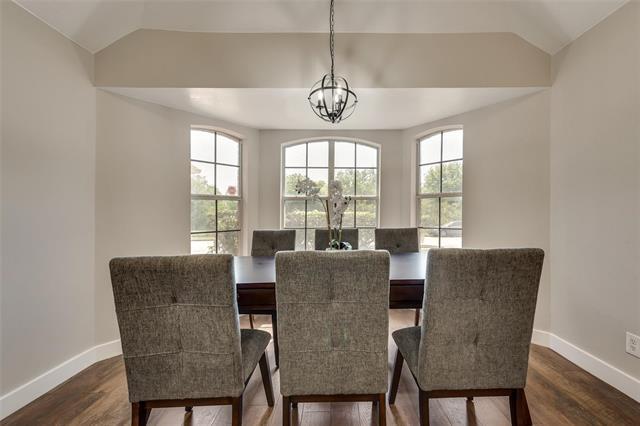 Building Photo - 1811 Creekpark Trail