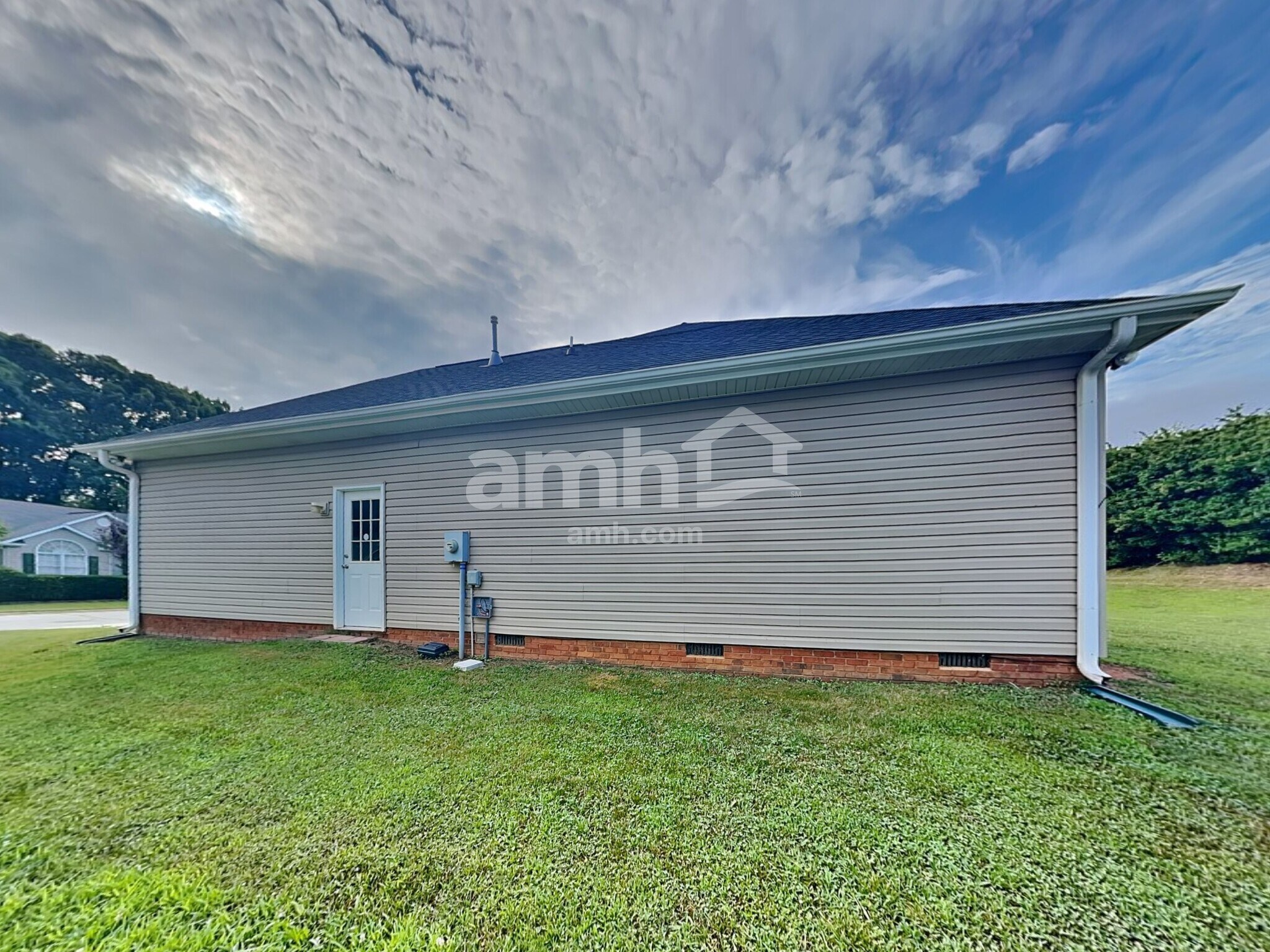 Building Photo - 604 Lake Lennox Dr