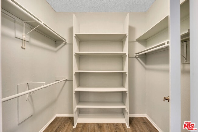 Building Photo - 12124 Goshen Ave