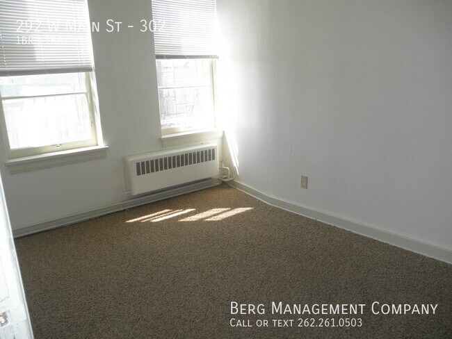 Building Photo - 292 W Main St