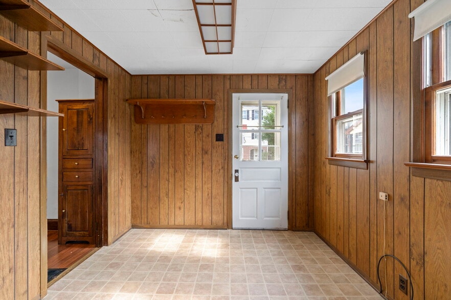 Building Photo - 26 Central Ave