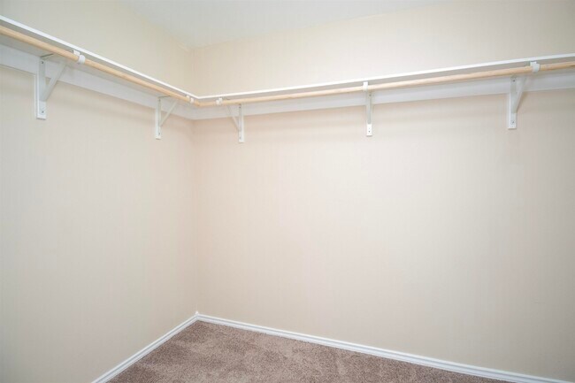 Building Photo - 4426 Gloria Dr