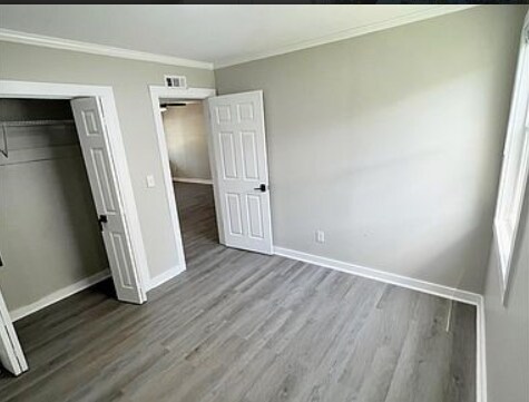 Building Photo - 525 Montague Ln