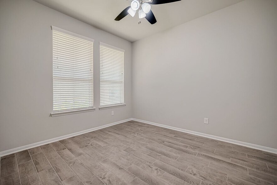 Building Photo - 3423 Hackberry Tree Ln