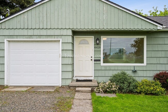 Building Photo - Updated NE Portland Home w/Fenced Yard and Upgrades!