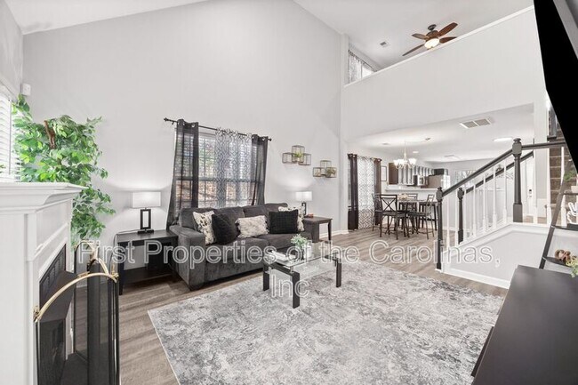 Building Photo - 16865 Timber Crossing Rd