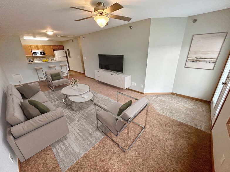 Building Photo - Tiverton Court Apartments