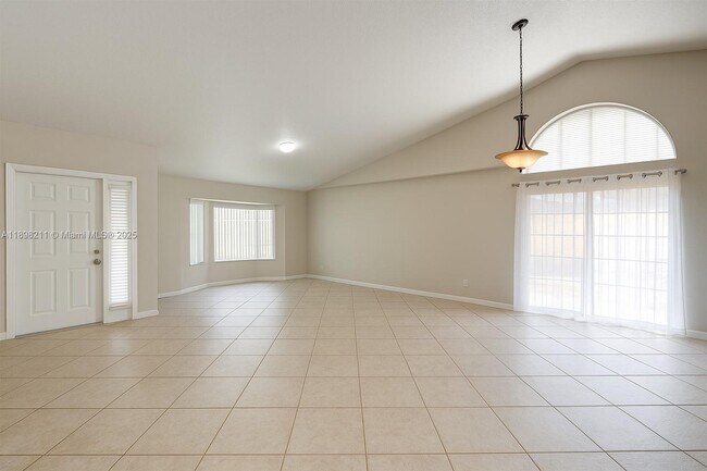 Building Photo - 14478 SW 139th Ave Cir W