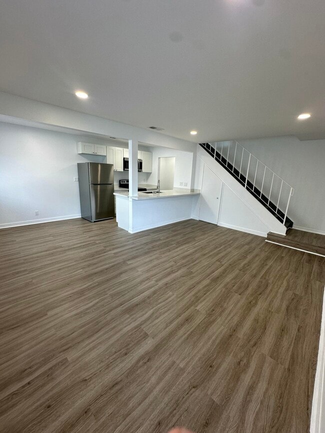 Building Photo - 103 E Tiffany Dr