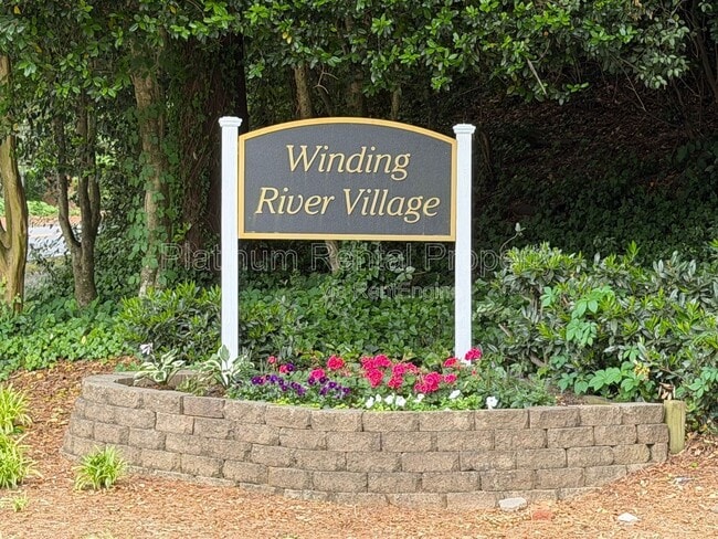 Building Photo - 335 Winding River Dr