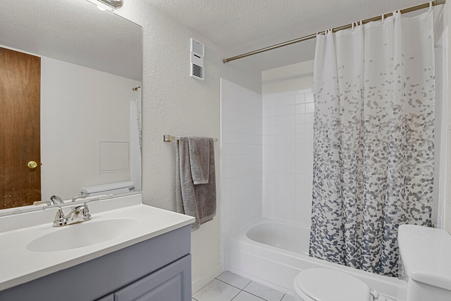 2nd Bath - 381 S Ames St