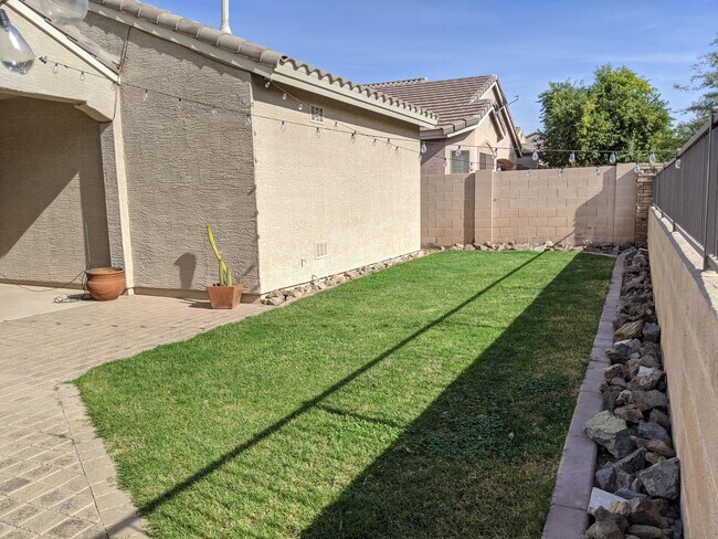 Building Photo - 21019 E Avenida Del Valle