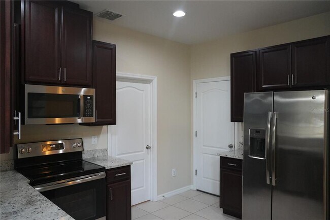 Building Photo - 2212 Lennox Dale Ln