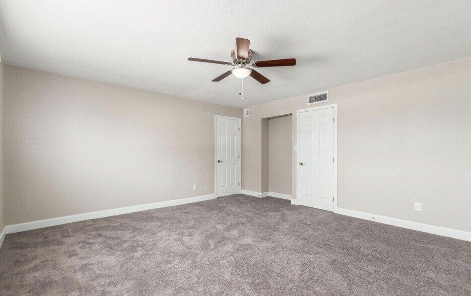 Building Photo - 1623 E Malibu Dr