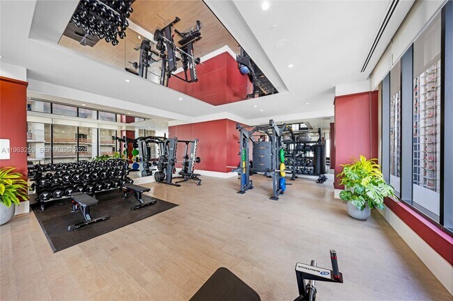 Building Photo - 11 NE 6th St