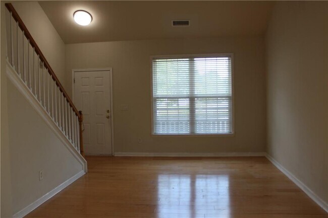 Building Photo - 1372 Dukes Creek Dr