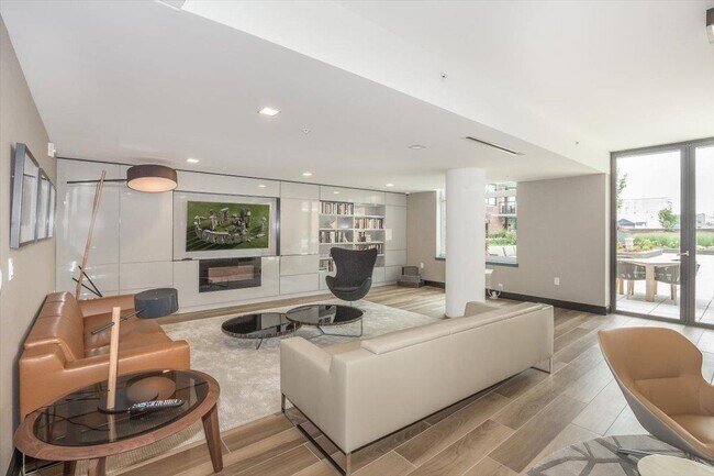 Building Photo - 1400 Hudson St