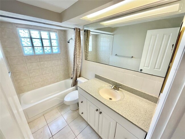 Building Photo - 3054 Primrose Dr