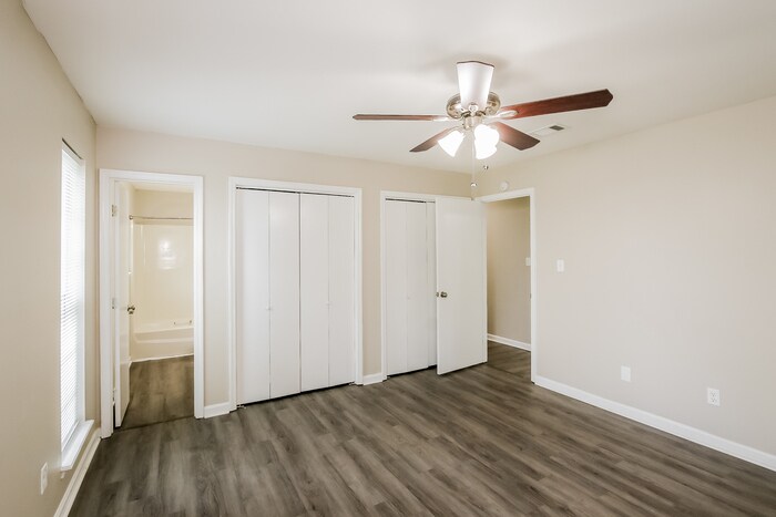 Building Photo - 3513 Hilltop Dr