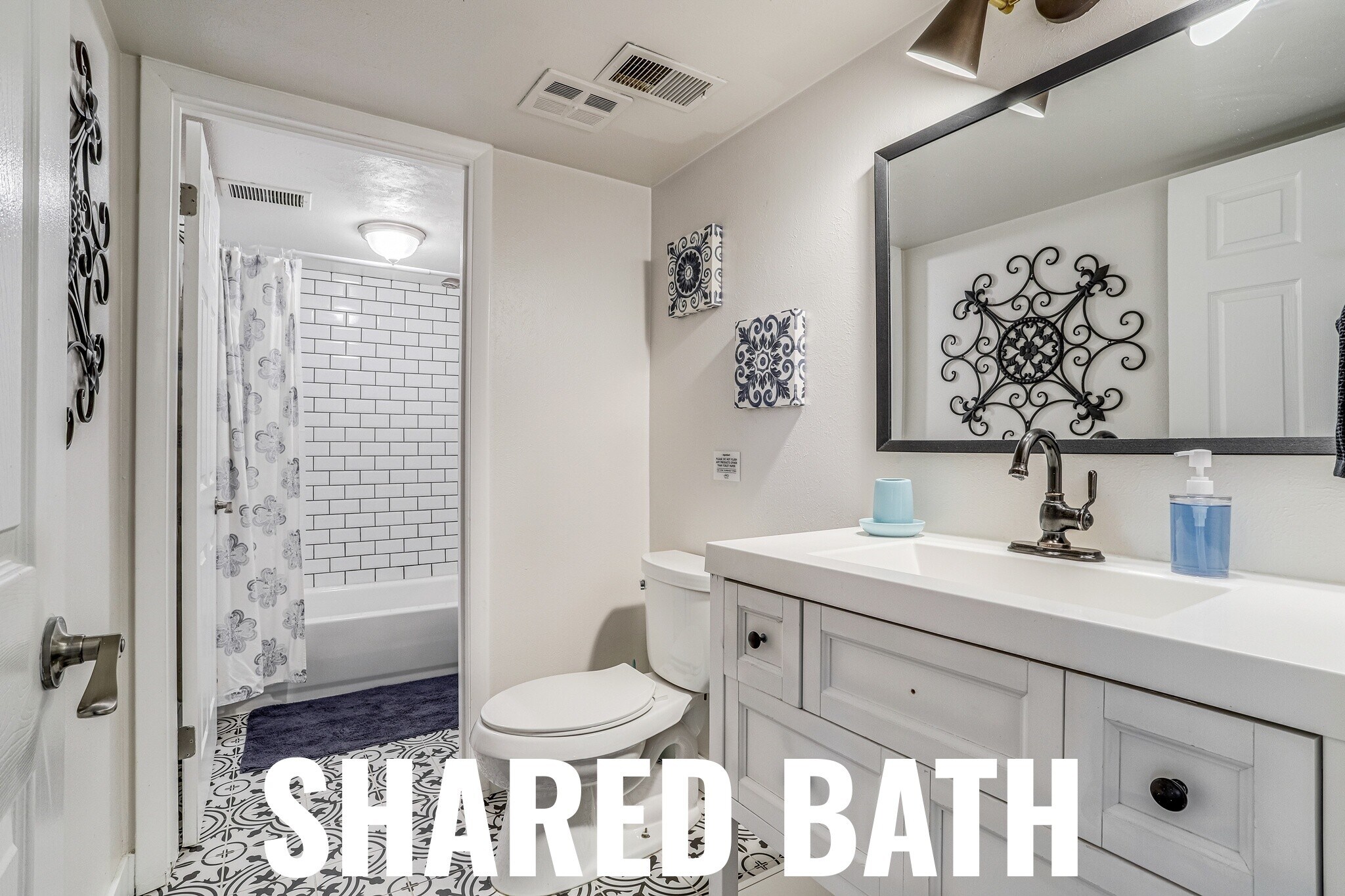 Building Photo - 2860 S Golden Way