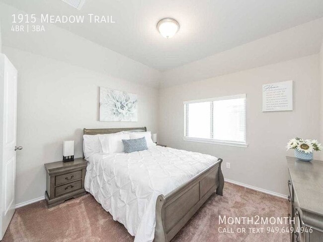 Building Photo - Meadow Trail Manor