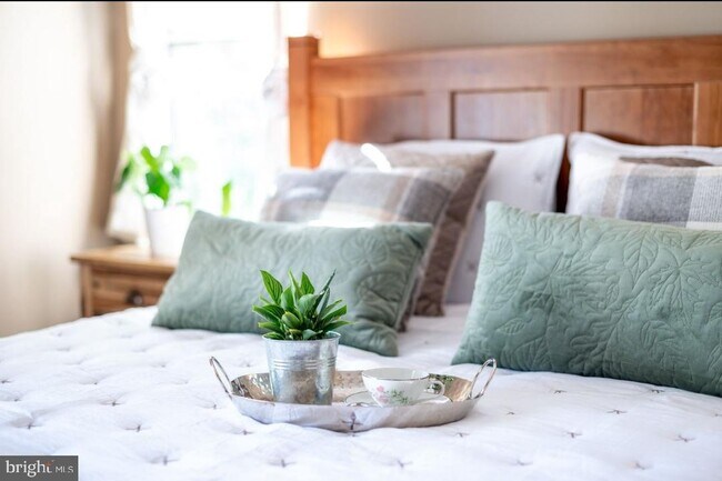 Building Photo - 14317 Climbing Rose Way