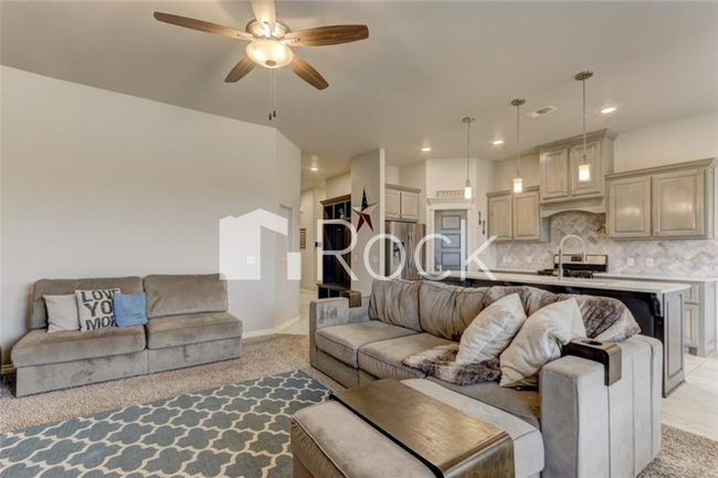 Building Photo - Gorgeous 3 Bedroom Home with Storm Shelter located in The Waters in Moore!! **All Appliances Incl...