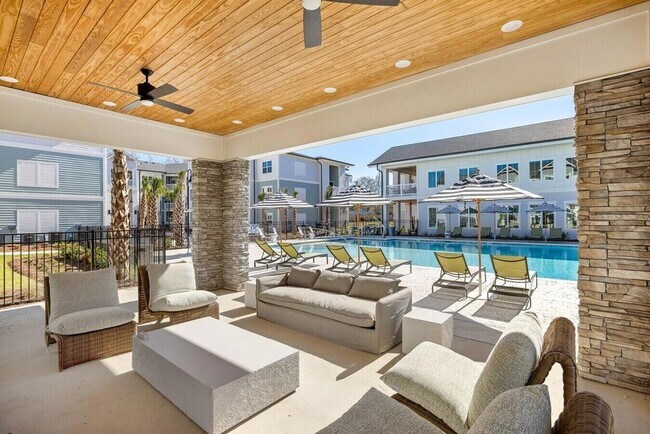 Building Photo - 1109 Augusta Dr