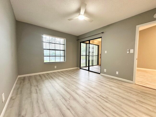Building Photo - 2800 Palmwood Terrace