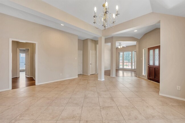 Building Photo - 871 Falling Springs Ln