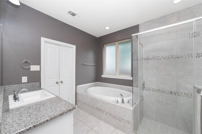 Building Photo - 10903 Kennowy Ct