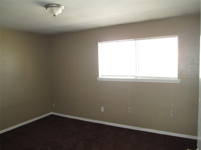 Building Photo - 3368 Burke Rd