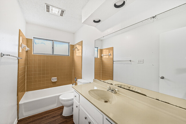 Building Photo - 1601 Taylor Gaines St