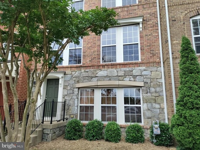 Building Photo - 1202 Ellis Ave
